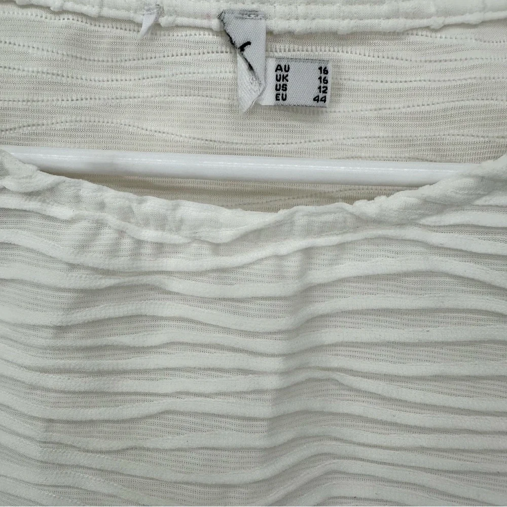 Princess Polly Wave White Textured Crop Top - Picture 2 of 4
